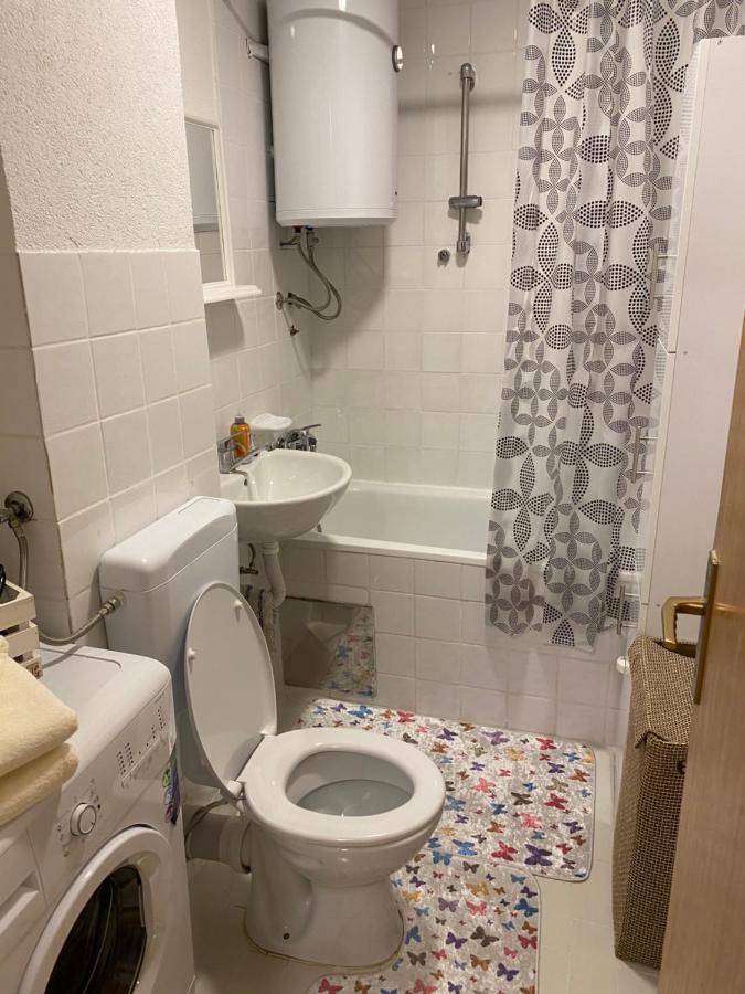Apartment Etna! Near To Airport Sarajevo Exterior photo